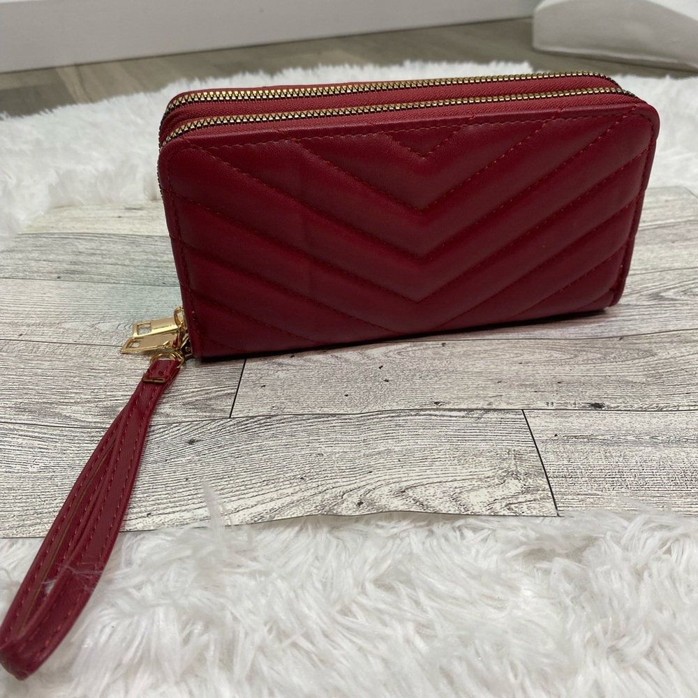 Red Faux Leather Quilted Chevron Large Zip Around Wallet Unbranded New